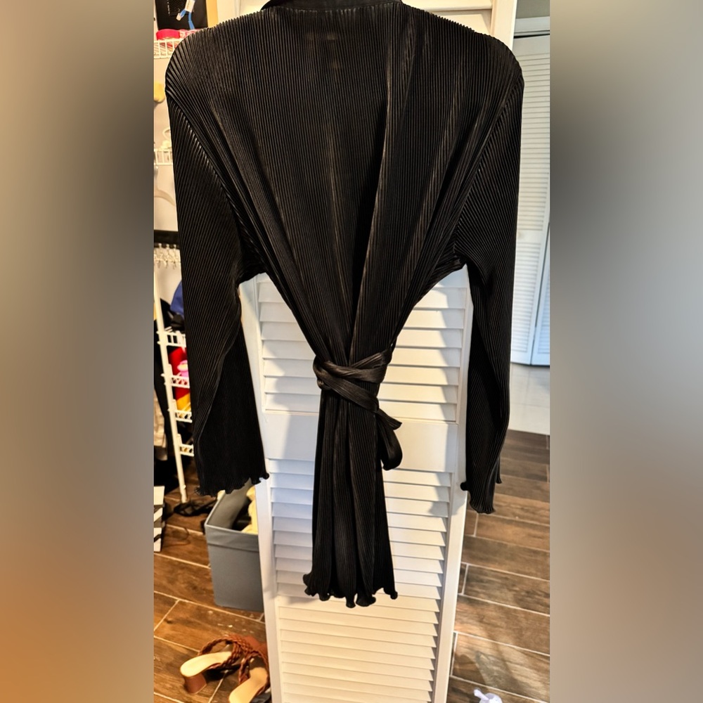 Black pleated dress - Picture 4 of 5